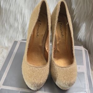 Fahrenheit Women's Beige Textured Heels